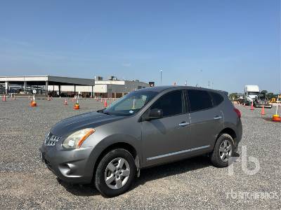 Photo of a 2013 Nissan ROGUE