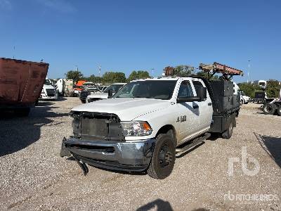 2018 RAM  3500 CREW CAB  4x2 Crew Cab  Flatbed Truck