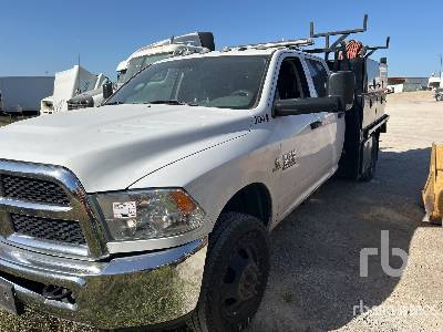 2018 RAM  3500 CREW CAB  4x4 Crew Cab  Flatbed Truck