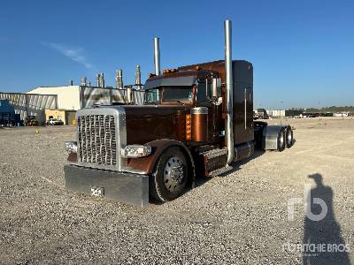 Photo of a 2018 Peterbilt 389