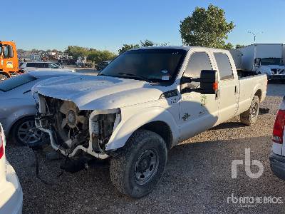 2011 FORD  F-250  XL 4x2 Crew Cab (Inoperable)  Pickup