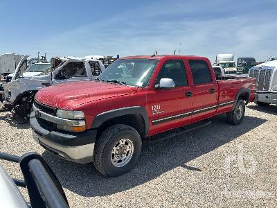 2002 CHEVROLET SILVERADO 2500H 4x4 Crew Cab (Inoperable) Pickup 2002 CHEVROLET SILVERADO 2500H 4x4 Crew Cab (Inoperable) Pickup