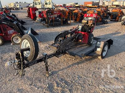 2019 BARRETO  E924HM-4MS  Walk Behind w/2018 Barreto E4X6 ...  Trencher