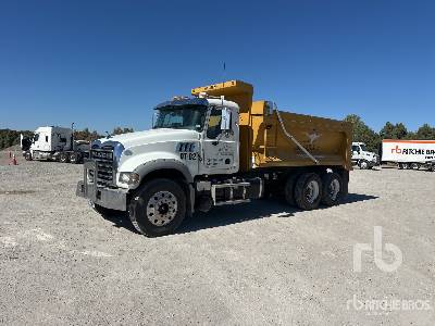 2016 MACK  GU713  6x4  Dump Truck (T/A)