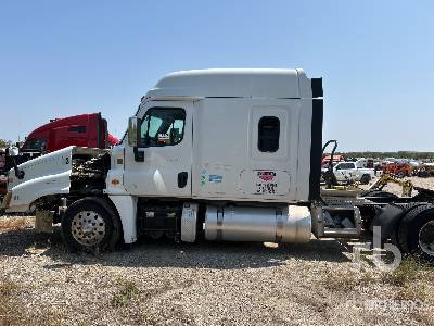 2015 FREIGHTLINER CASCADIA 125 6x4 (Inoperable) Truck Tractor (T/A) 2015 FREIGHTLINER CASCADIA 125 6x4 (Inoperable) Truck Tractor (T/A)