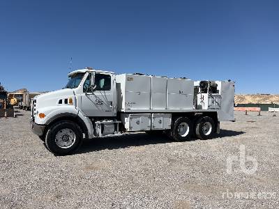 Photo of a 2007 Sterling LT7500