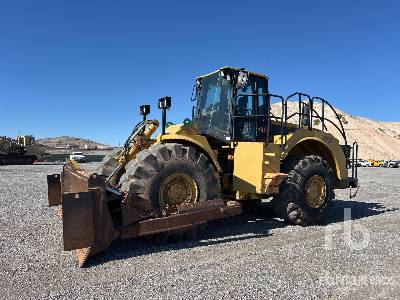 Photo of a  Caterpillar 824G