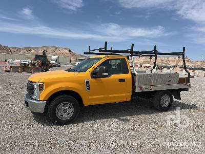 2019 FORD F-250 XL 4x2 Flatbed Truck 2019 FORD F-250 XL 4x2 Flatbed Truck