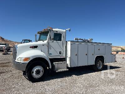 Photo of a 2008 Peterbilt 335