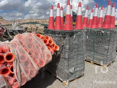 Unused 2025 TL  C-75E  Quantity of (250) (Unused)  Highway Cones