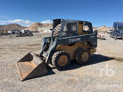 2013 JOHN DEERE 326E Skid Steer Loader 2013 JOHN DEERE 326E Skid Steer Loader