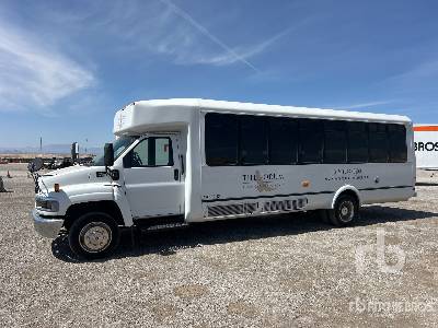 2006 CHEVROLET C5500 4x2 28-Seat Bus 2006 CHEVROLET C5500 4x2 28-Seat Bus