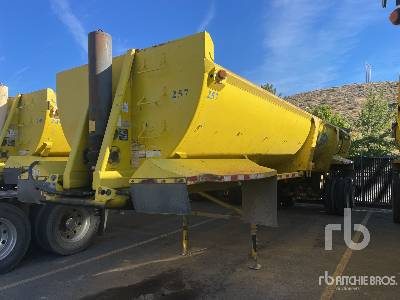 2005 RANCO 32 ft T/A End Dump Trailer 2005 RANCO 32 ft T/A End Dump Trailer