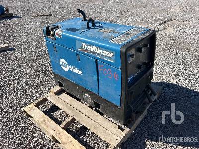 2013 MILLER TRAILBLAZER 325 325 A Welder 2013 MILLER TRAILBLAZER 325 325 A Welder