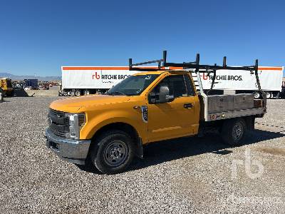 2019 FORD F-250 XL 4x2 Flatbed Truck 2019 FORD F-250 XL 4x2 Flatbed Truck