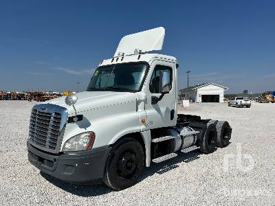 2013 FREIGHTLINER CASCADIA 125 6x4 Truck Tractor (T/A) 2013 FREIGHTLINER CASCADIA 125 6x4 Truck Tractor (T/A)
