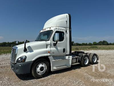 2018 FREIGHTLINER CASCADIA 125 6x4 Truck Tractor (T/A) 2018 FREIGHTLINER CASCADIA 125 6x4 Truck Tractor (T/A)