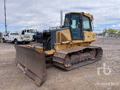 Photo of a 2006 John Deere 700J XLT