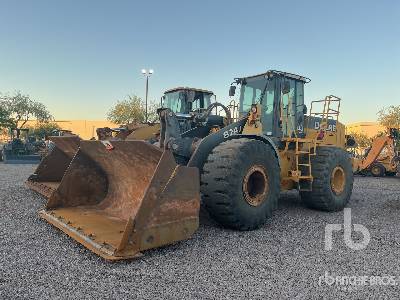 Photo of a 2006 John Deere 824J