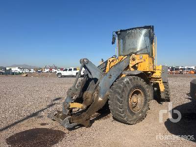 Photo of a 2003 Volvo L90E