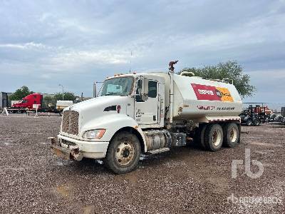 2015 KENWORTH  T370  4000 gal 6x4  Water Truck