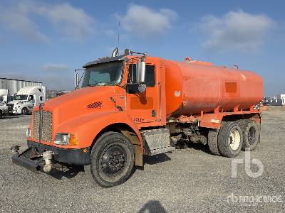 2005 KENWORTH  T300  4000 gal 6x4  Water Truck