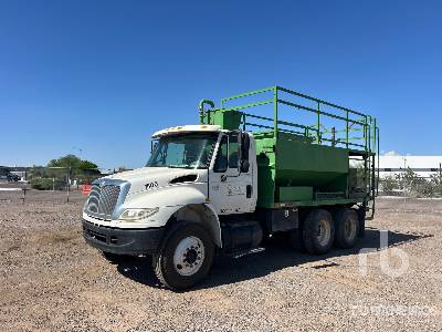 2005 INTERNATIONAL 4400 SBA 6x4 Hydro Seeder Truck 2005 INTERNATIONAL 4400 SBA 6x4 Hydro Seeder Truck