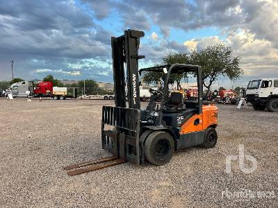 2020 DOOSAN D35S-7 7400 lb Pneumatic Tire Forklift 2020 DOOSAN D35S-7 7400 lb Pneumatic Tire Forklift