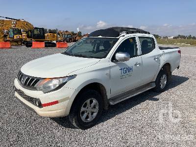 2017 MITSUBISHI  L200  4x4 Crew Cab Camioneta /  Pickup