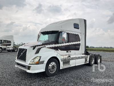 2014 VOLVO VNL64T-670 6x4 Tractocamion con Dormitorio / Truck Tractor (T/A) 2014 VOLVO VNL64T-670 6x4 Tractocamion con Dormitorio / Truck Tractor (T/A)