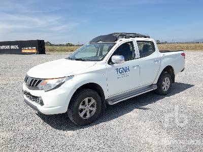 2017 MITSUBISHI  L200  4x4 Crew Cab Camioneta /  Pickup