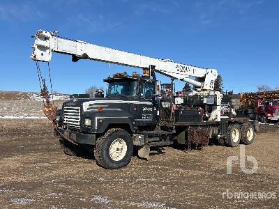Photo of a 1991 Mack RD688S