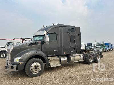 Photo of a 2020 Kenworth T880