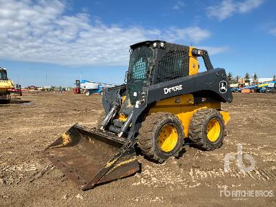 Photo of a 2021 John Deere 332G
