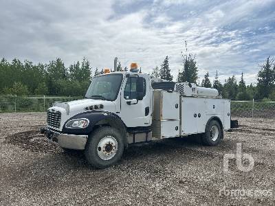 Photo of a 2006 Freightliner M2 106