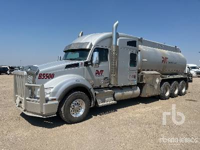 Photo of a 2024 Kenworth T880