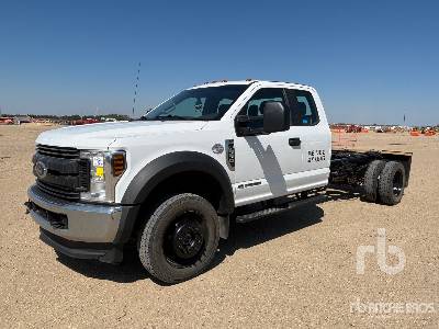Photo of a 2018 Ford F-550