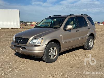 Photo of a 2001 Mercedes-Benz ML320