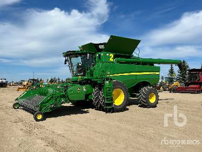 Photo of a 2017 John Deere S680