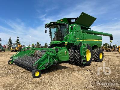Photo of a 2014 John Deere S690