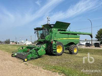 Photo of a 2015 John Deere S680