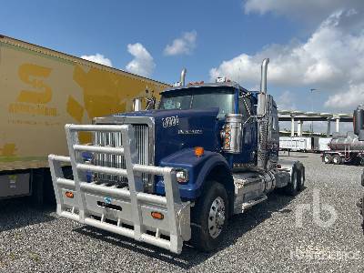 Photo of a 2013 Western Star 4900
