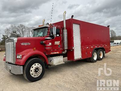 Photo of a 2001 Kenworth W900