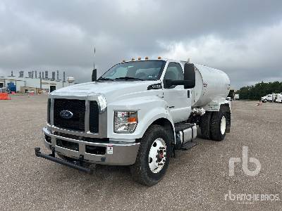 Photo of a 2018 Ford F-750