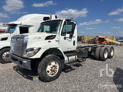 Photo of a 2008 International 7400