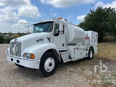 Photo of a 2004 Kenworth T300