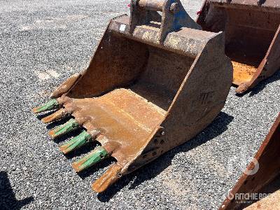 WB  30 in Digging  Excavator Bucket