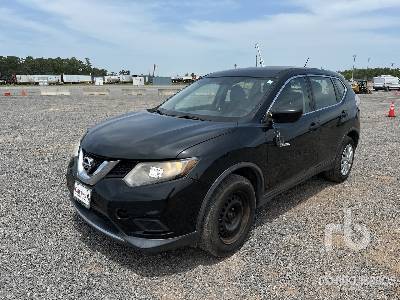 Photo of a 2016 Nissan ROGUE
