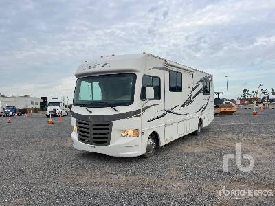 2011 THOR  ACE  Motor Home