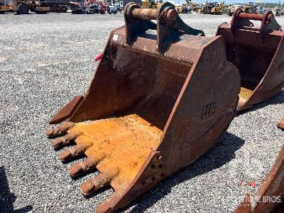 WB  60 in Digging  Excavator Bucket